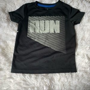 Carters run for fun boys size 6